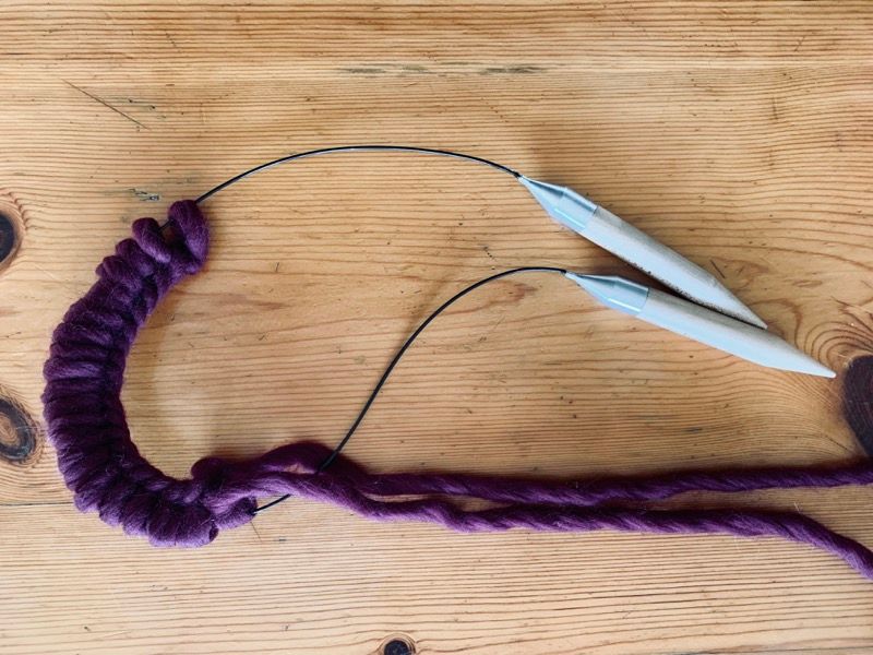Come lavorare a maglia con la tecnica del Magic Loop